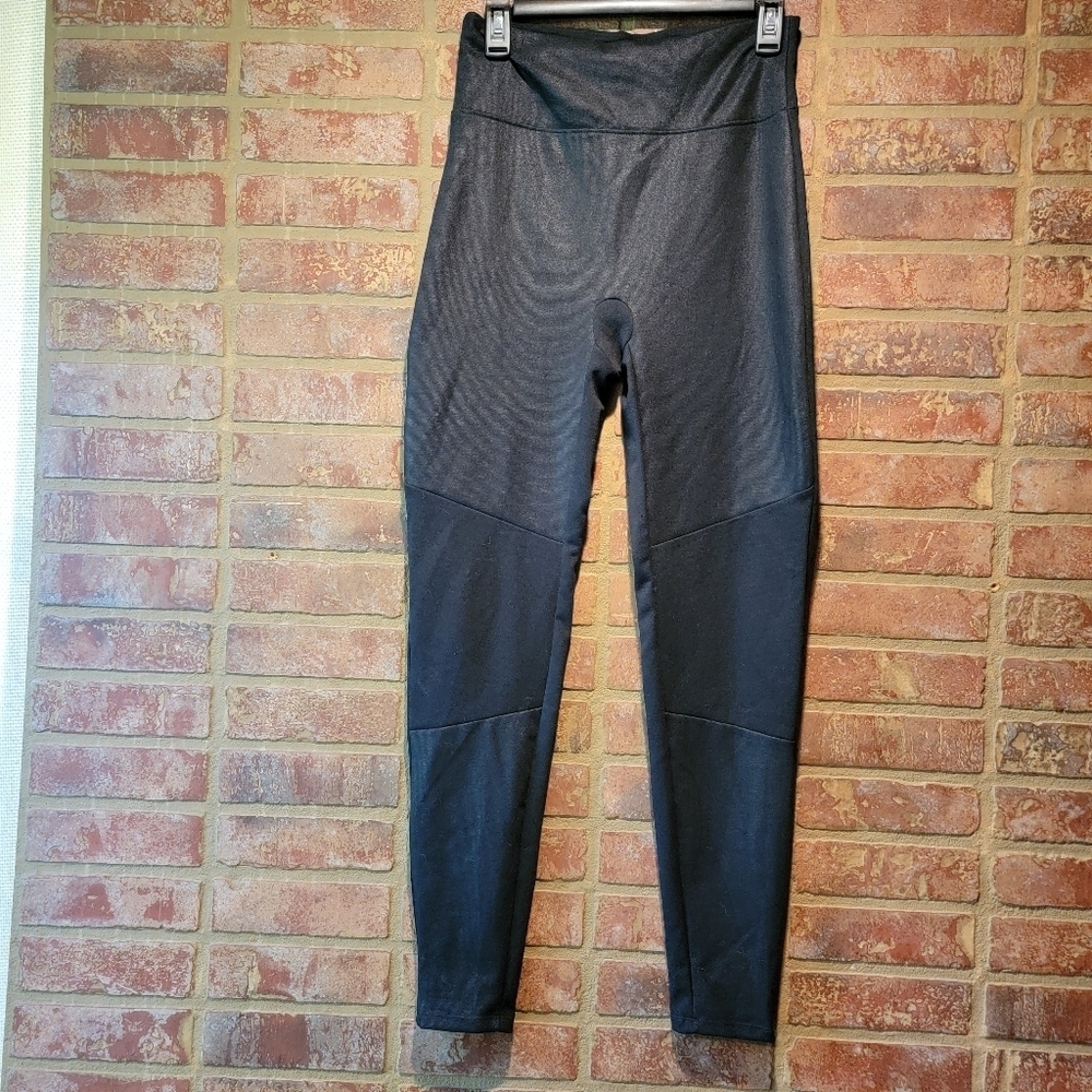 Spanx Assets Red Hot Label Leggings Size L